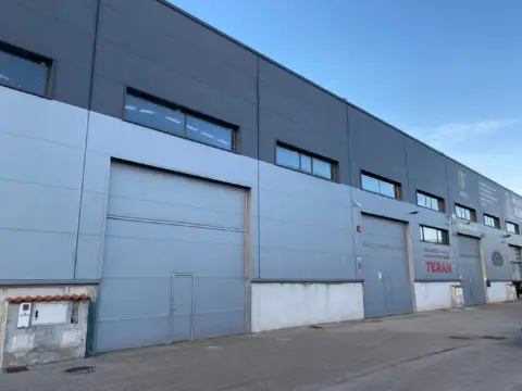 Nave industrial en calle de Alfonso Álvarez Miranda, 13